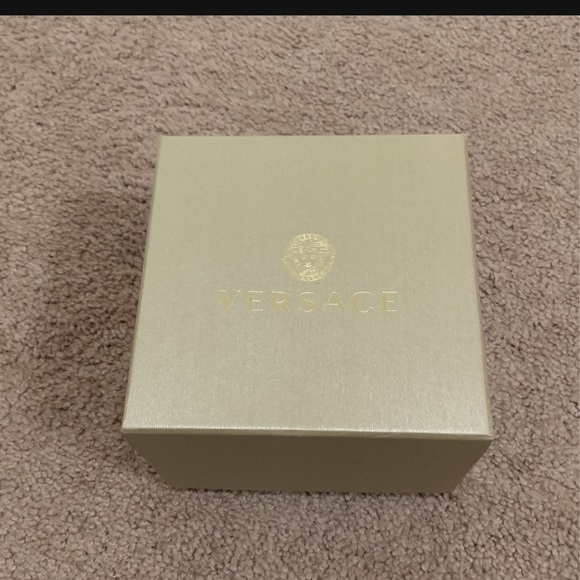 Versace watch - Picture 7 of 7